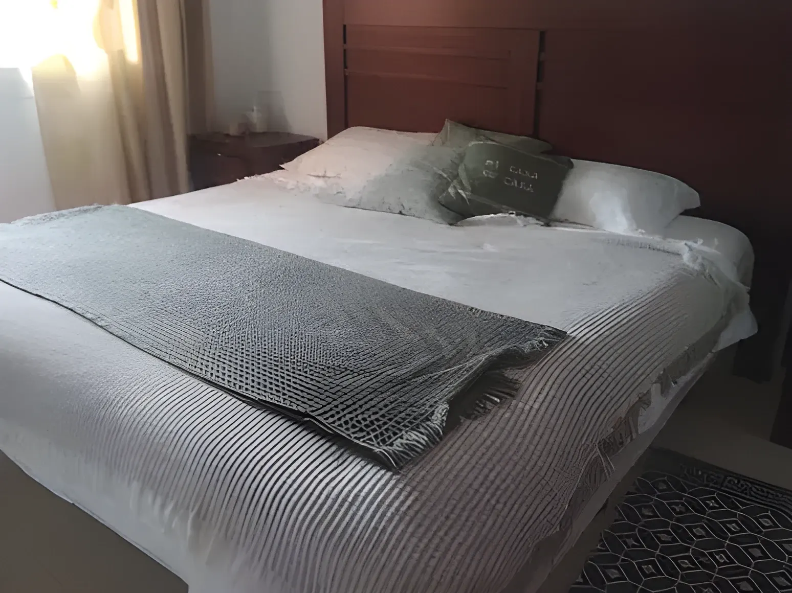 Segundo dormitorio con cama de matrimonio