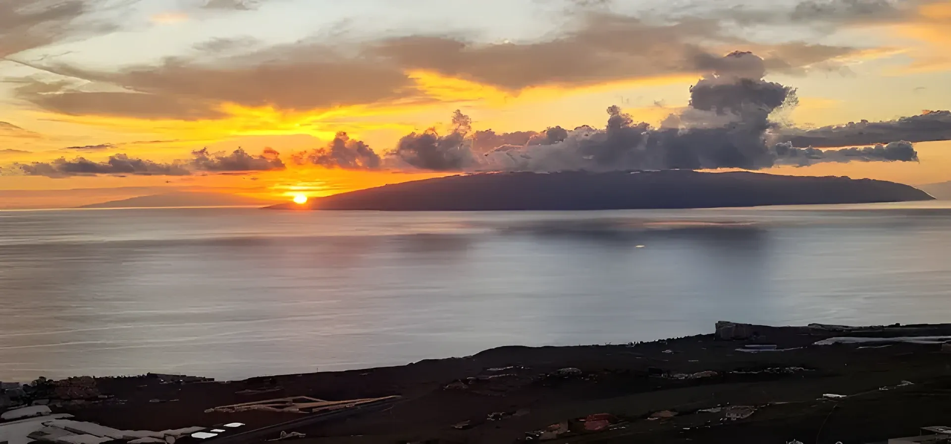 Puesta de sol sobre el océano Atlántico